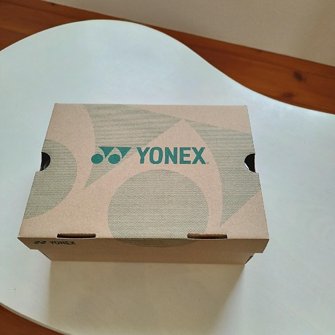 YONEX(ヨネックス)のYONEX　バドミントンシューズ　新品 スポーツ/アウトドアのスポーツ/アウトドア その他(バドミントン)の商品写真