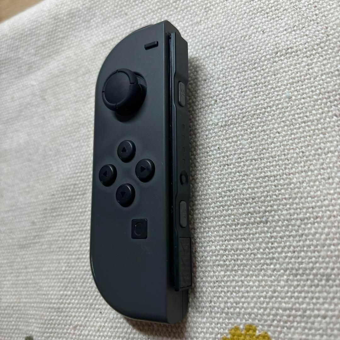 【動作確認済み】JOY-CON (L) グレージョイコン左 エンタメ/ホビーのゲームソフト/ゲーム機本体(家庭用ゲーム機本体)の商品写真