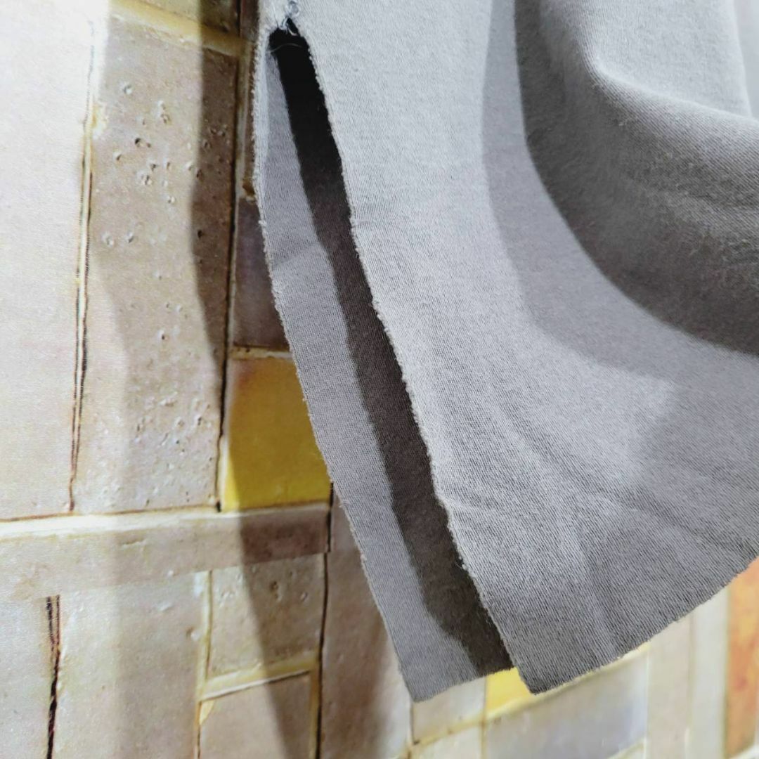 agnes b.(アニエスベー)のアニエスベー 五分袖 カットソー フリル袖 切りっぱなし Vネック グレー レディースのトップス(カットソー(長袖/七分))の商品写真