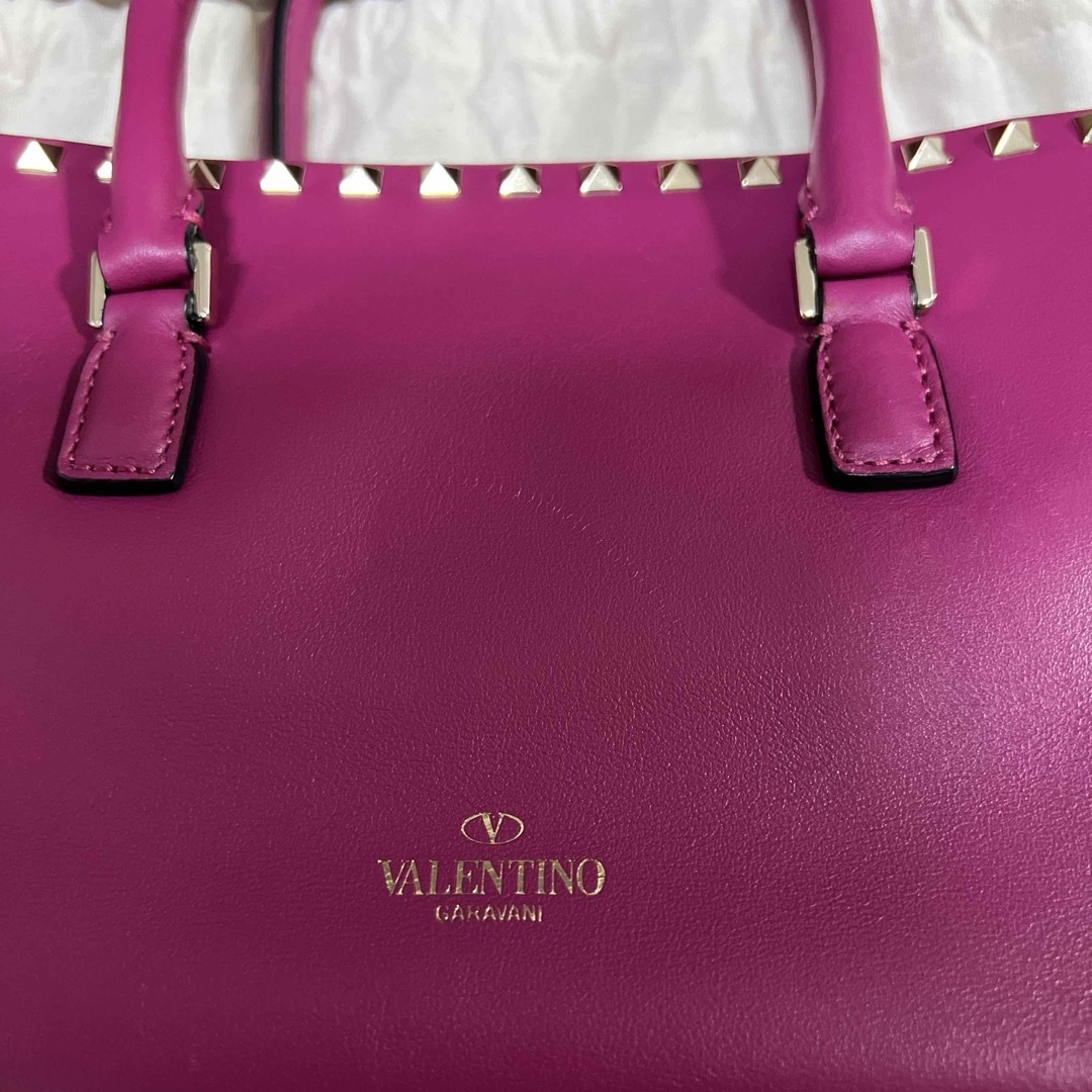 VALENTINO(ヴァレンティノ)の正規店購入　ヴァレンティノ　ロックスタッズ　ショルダーバッグ レディースのバッグ(ハンドバッグ)の商品写真