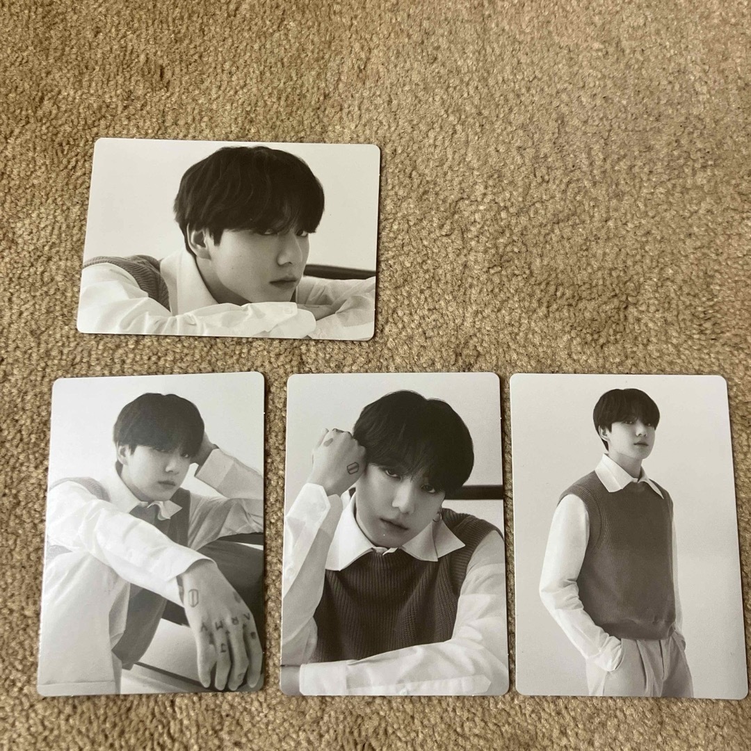 防弾少年団(BTS)(ボウダンショウネンダン)のBTS POPUP  MONOCHROME ミニフォトカード ジョングク  エンタメ/ホビーのタレントグッズ(アイドルグッズ)の商品写真