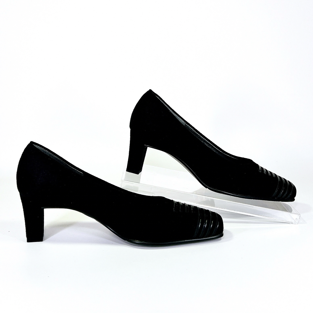 【新品未使用】t.inaba スクエアトゥ スエード レザー パンプス黒22.0 レディースの靴/シューズ(ハイヒール/パンプス)の商品写真