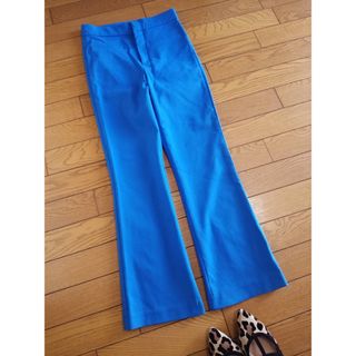 ザラ(ZARA)の美品　ZARA ミニ　フレア　パンツ　xs ロイヤルブルー(クロップドパンツ)