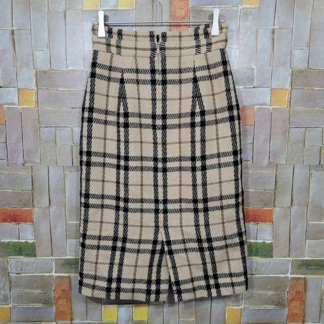 NATURAL BEAUTY BASIC(ナチュラルビューティーベーシック)のナチュラルビューティーベーシック ウール混 チェックタイトスカート ブラウン レディースのスカート(ミニスカート)の商品写真
