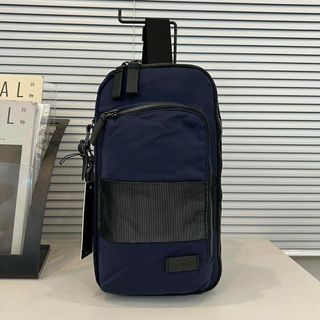 トゥミ(TUMI)の新品未使用 TUMI Harrison ボディバック ネイビー 66035(ショルダーバッグ)