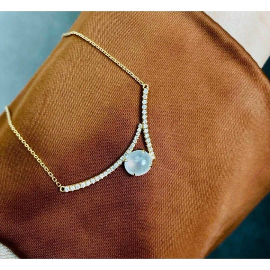 天然ダイヤモンド付きヒスイネックレスk18 レディースのアクセサリー(ネックレス)の商品写真