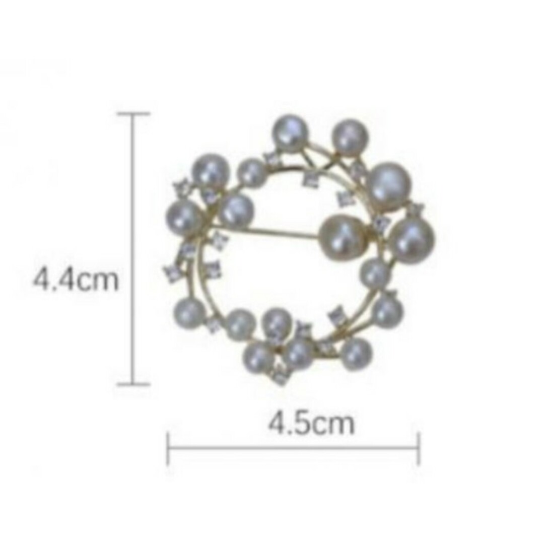 ブローチ パール ビジュー コサージュ サークル 入園式 卒業式 結婚式 謝恩会 レディースのアクセサリー(ブローチ/コサージュ)の商品写真