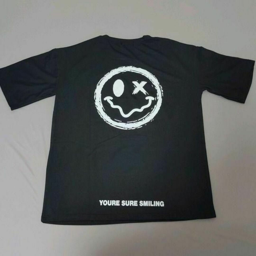 【新品】スマイル バック プリント Tシャツ オーバーサイズ カットソー 半袖 メンズのトップス(Tシャツ/カットソー(半袖/袖なし))の商品写真