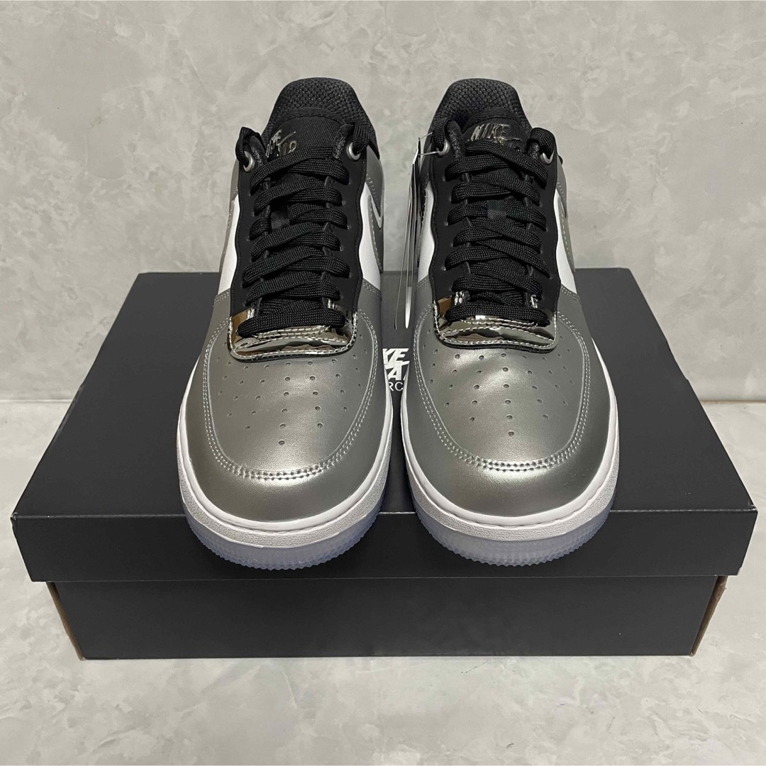 NIKE(ナイキ)のNike WMNS Air Force 1 Low "Chrome" 28.5 メンズの靴/シューズ(スニーカー)の商品写真