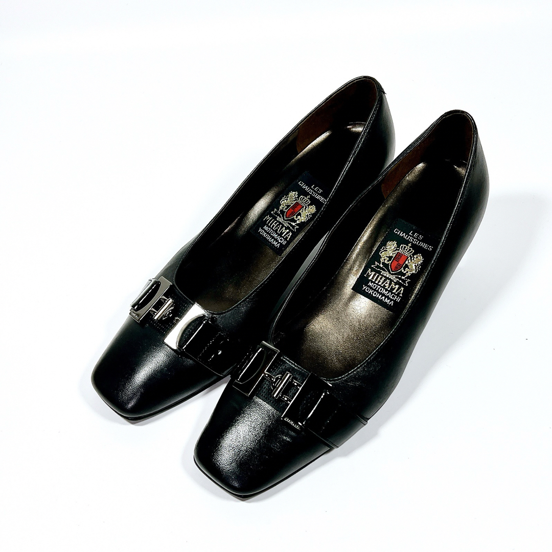 【美品】MIHAMA ミハマ スクエアトゥ バックル パンプス 黒 23.5 レディースの靴/シューズ(ハイヒール/パンプス)の商品写真