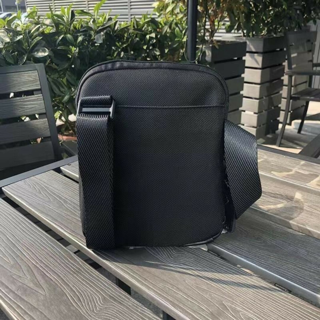 TUMI(トゥミ)のTUMIトゥミミニショルダーALPHA BRAVO 232309Dブラボ メンズのバッグ(ショルダーバッグ)の商品写真