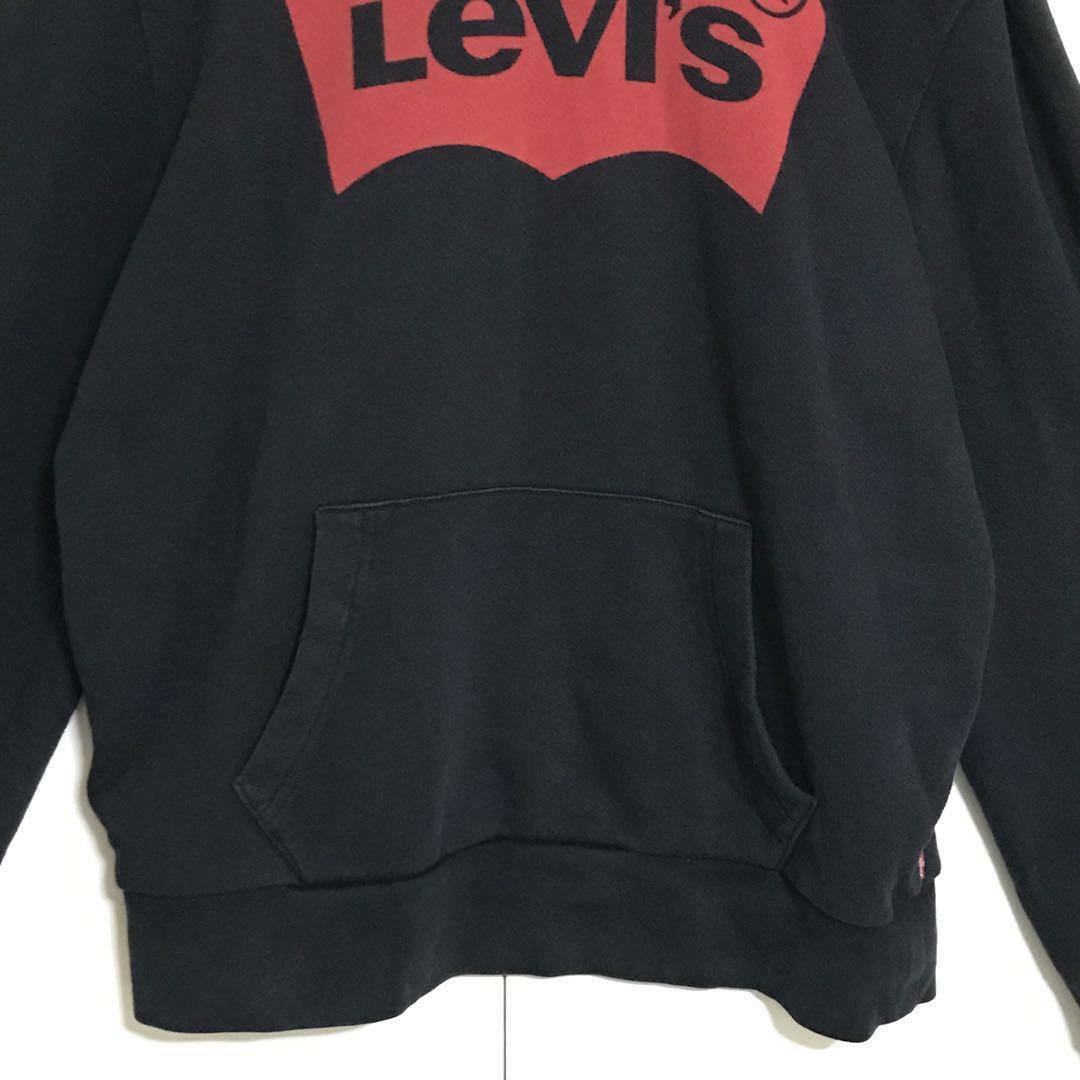 Levi's(リーバイス)の【人気L】リーバイス　ビッグロゴ入りパーカー　ブラック　人気定番　C366 メンズのトップス(パーカー)の商品写真