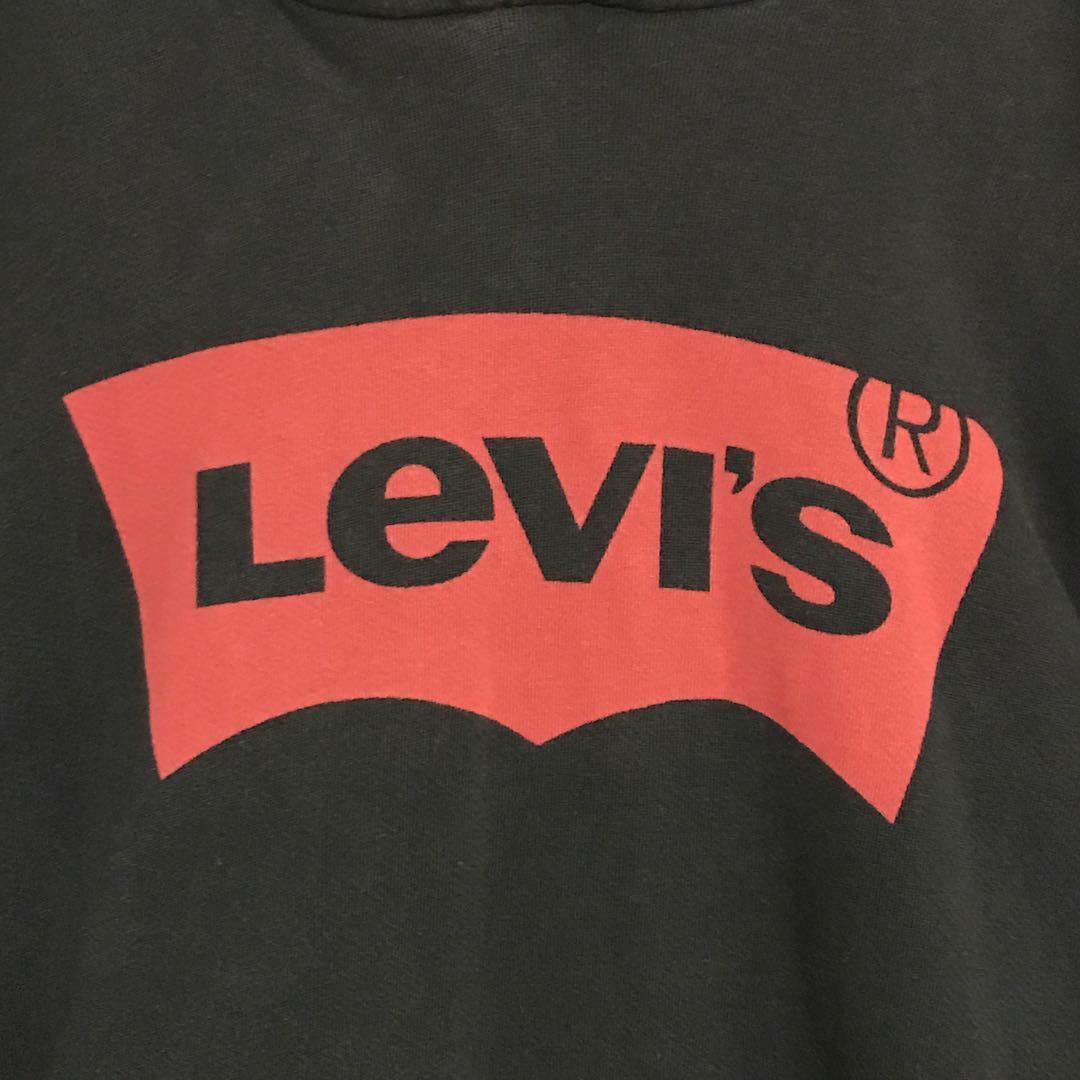 Levi's(リーバイス)の【人気L】リーバイス　ビッグロゴ入りパーカー　ブラック　人気定番　C366 メンズのトップス(パーカー)の商品写真