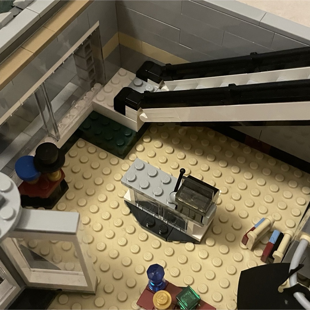 Lego(レゴ)の【廃盤品】レゴ  LEGO  10211  グランドデパートメント キッズ/ベビー/マタニティのおもちゃ(積み木/ブロック)の商品写真