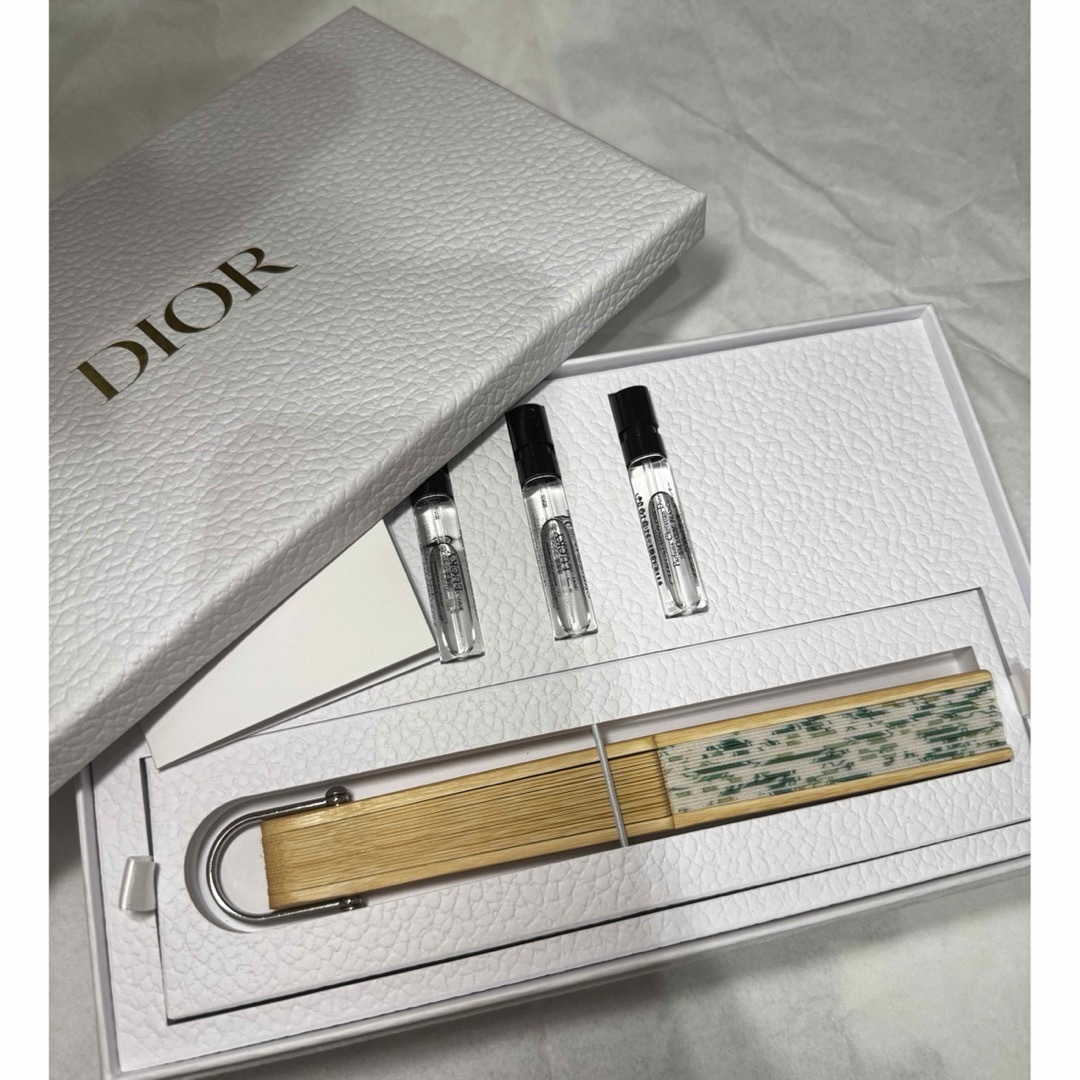 Dior(ディオール)のdior ノベルティ レディースのアクセサリー(ブローチ/コサージュ)の商品写真