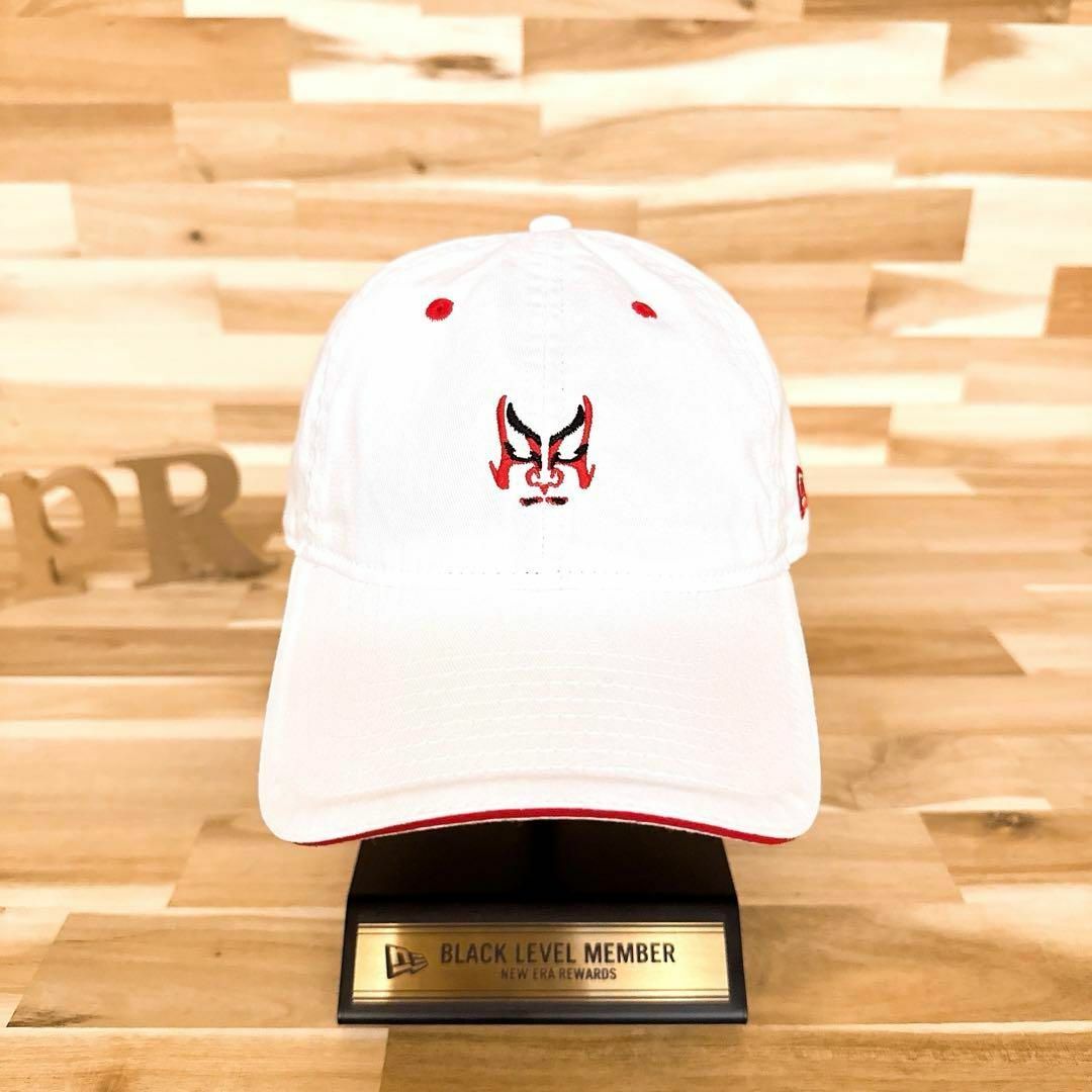 NEW ERA(ニューエラー)の激レア/美品【ニューエラ×松竹】限定コラボ 歌舞伎 隈取ロゴ キャップ 白×赤 メンズの帽子(キャップ)の商品写真