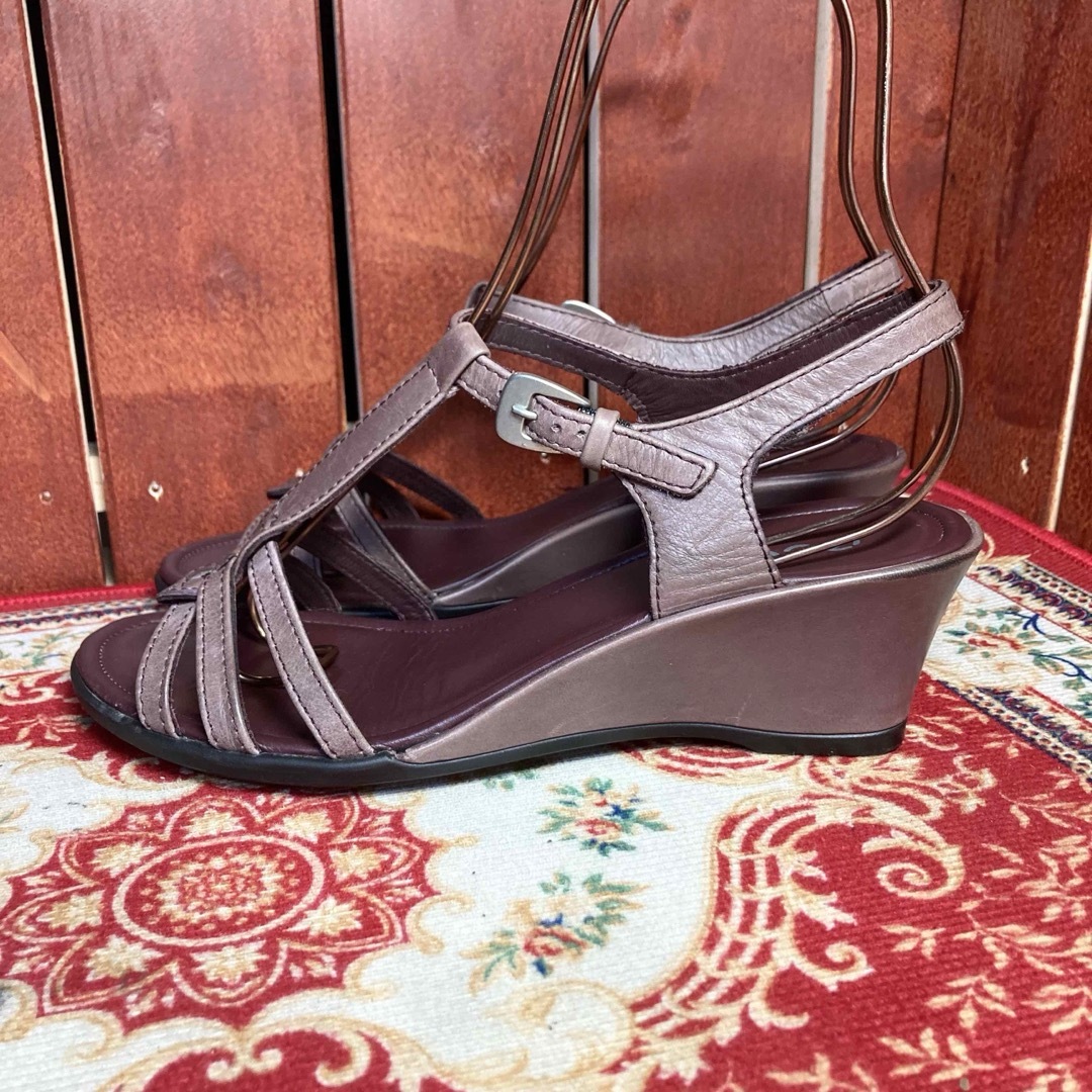 ecco  ワインレッド　サンダル　レザー　37 レディースの靴/シューズ(サンダル)の商品写真