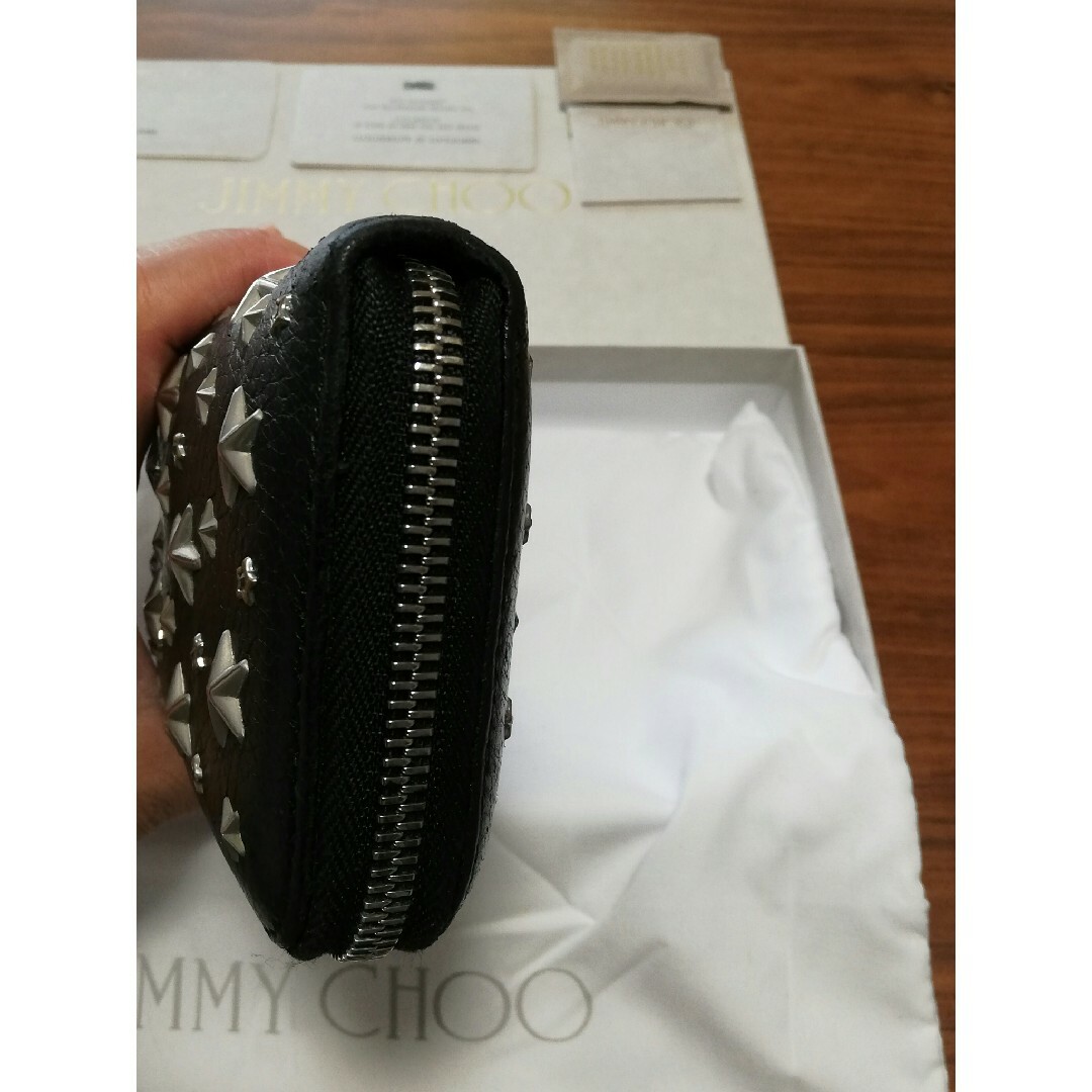 JIMMY CHOO(ジミーチュウ)の本日最終出品　JIMMY CHOO  サイフ　クリスタルスタッズ レディースのファッション小物(財布)の商品写真