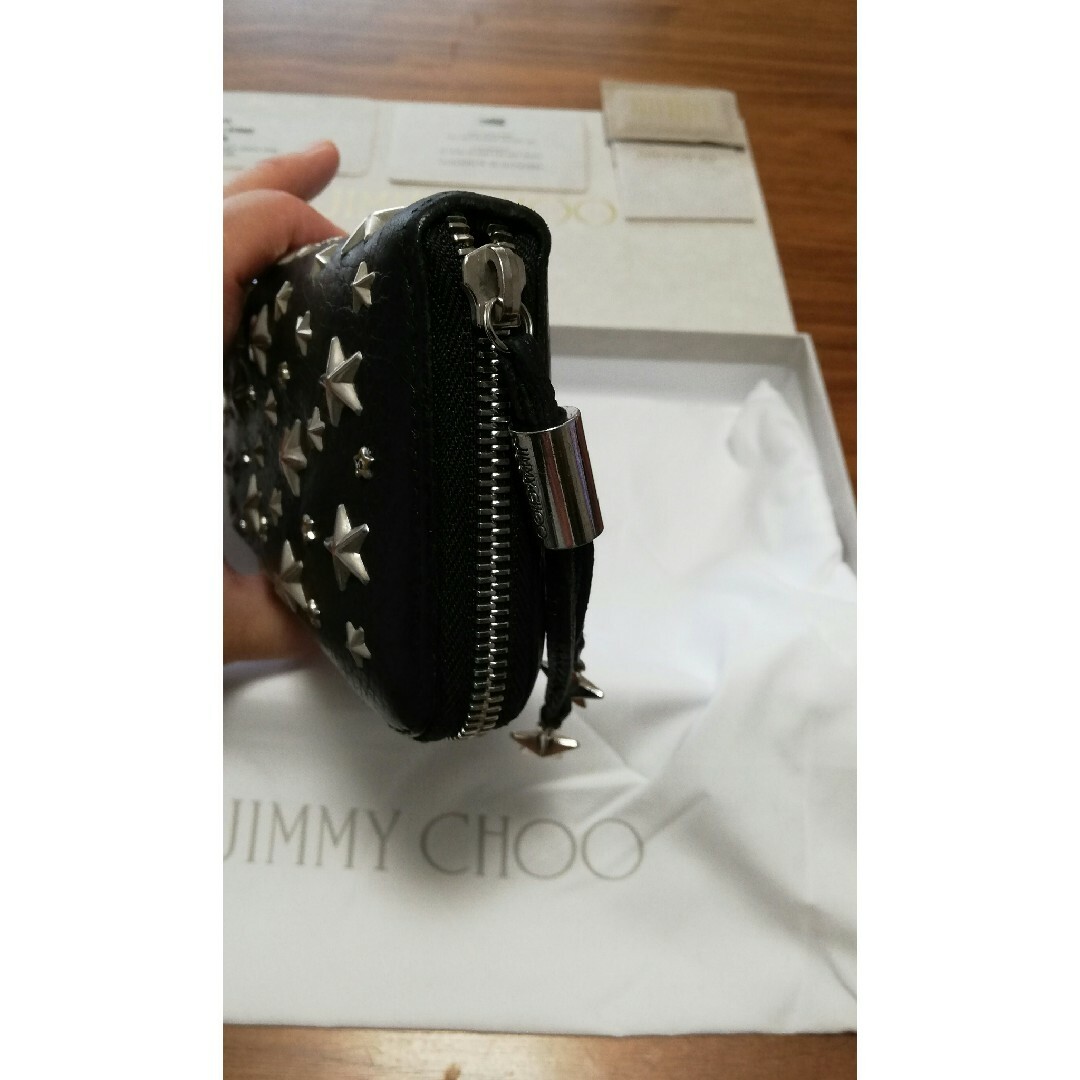 JIMMY CHOO(ジミーチュウ)の本日最終出品　JIMMY CHOO  サイフ　クリスタルスタッズ レディースのファッション小物(財布)の商品写真