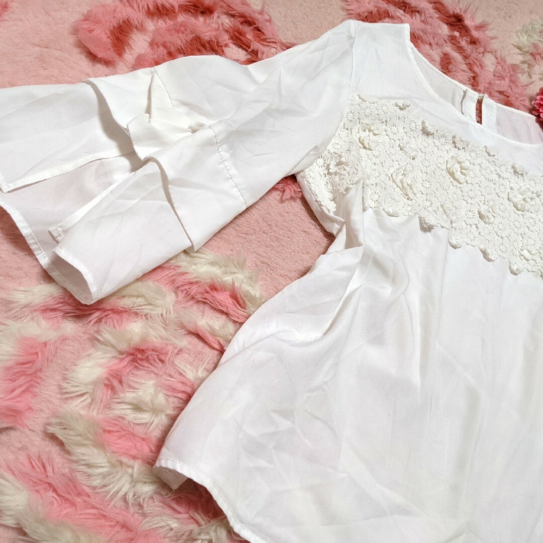 LIZ LISA(リズリサ)のリズリサ♥白❤花びら❤沢山の❤お洋服 レディースのトップス(カットソー(長袖/七分))の商品写真