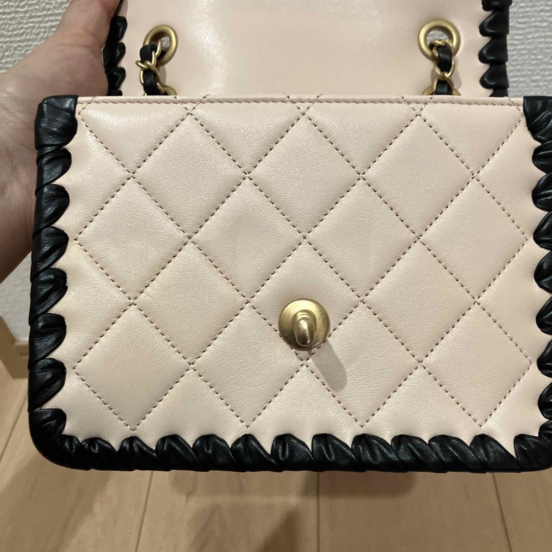 CHANEL(シャネル)のCHANEL フラップバッグ レディースのバッグ(ショルダーバッグ)の商品写真