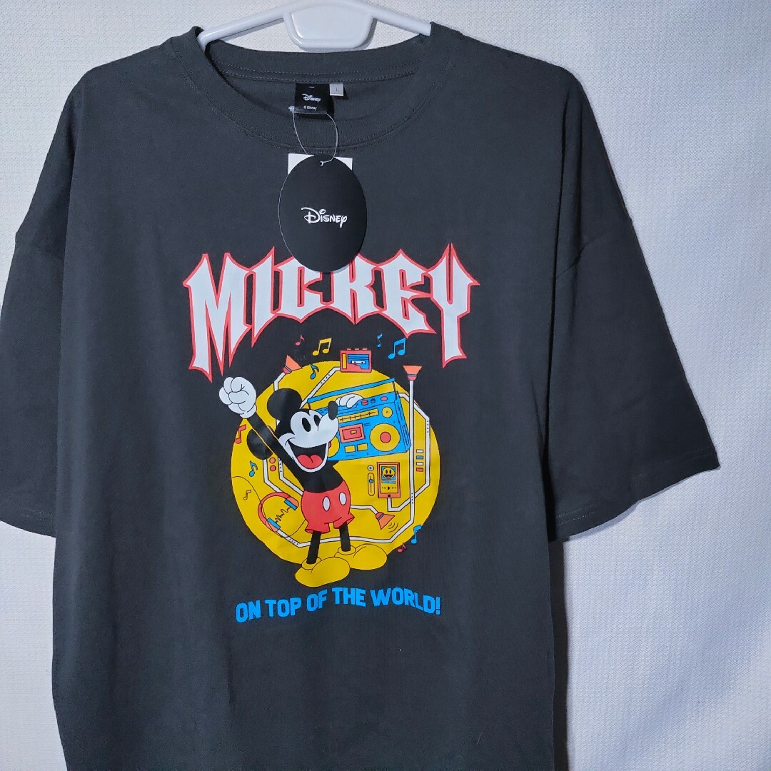 Disney(ディズニー)の新品 Tシャツ L ミッキー ディズニー ラジカセ ヘッドホン 両面プリント メンズのトップス(Tシャツ/カットソー(半袖/袖なし))の商品写真