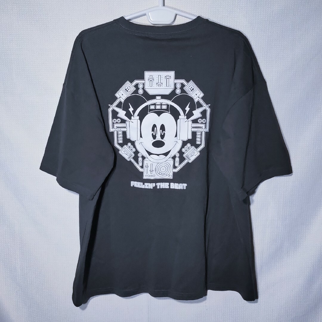 Disney(ディズニー)の新品 Tシャツ L ミッキー ディズニー ラジカセ ヘッドホン 両面プリント メンズのトップス(Tシャツ/カットソー(半袖/袖なし))の商品写真