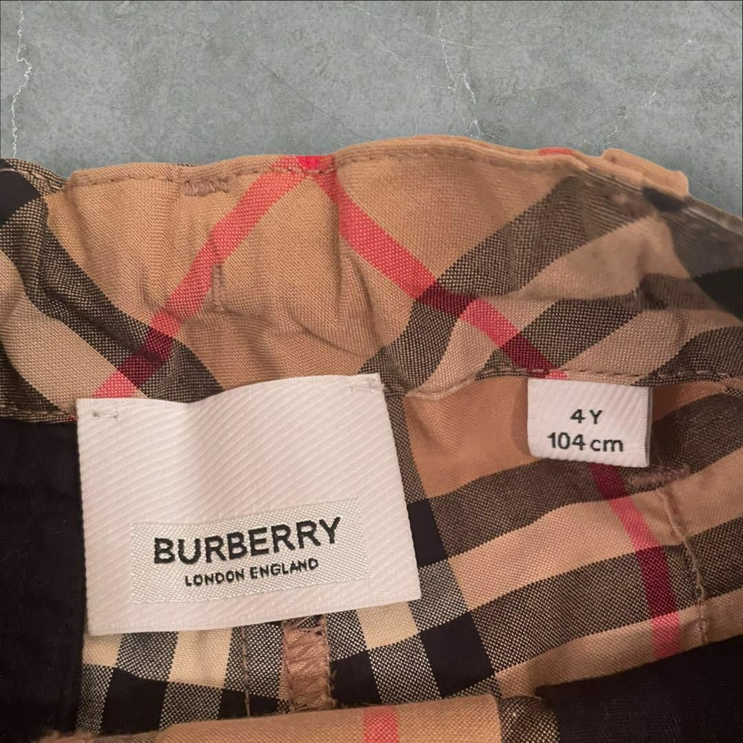 BURBERRY(バーバリー)のBurberry バーバリー チェッック ハーフパンツ 半袖 4Y 110cm キッズ/ベビー/マタニティのキッズ服男の子用(90cm~)(パンツ/スパッツ)の商品写真