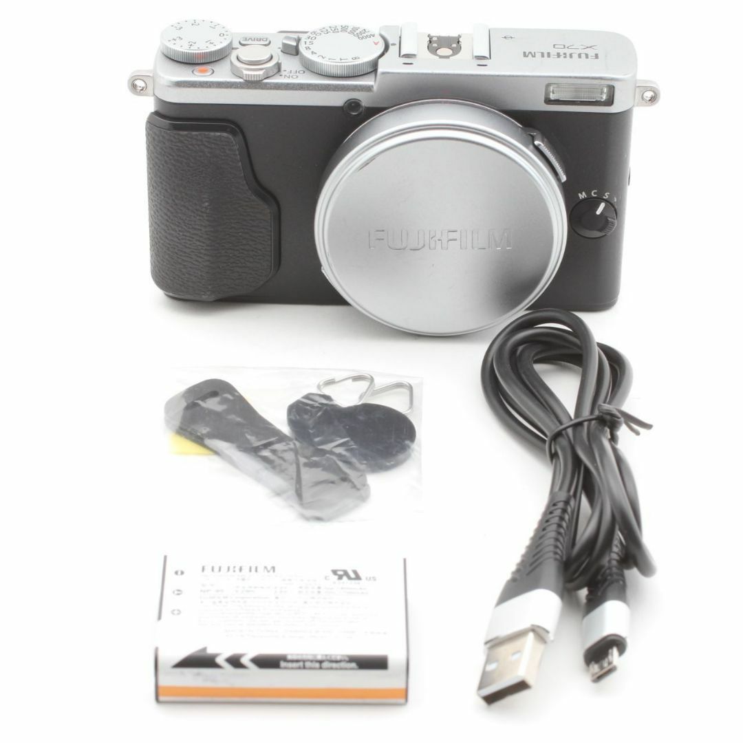 FUJIFILM フジフィルム X70 シルバー スマホ/家電/カメラのカメラ(コンパクトデジタルカメラ)の商品写真