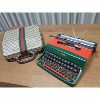 グッチ(Gucci)のGUCCIケース　olivetti lettera32タイプライター　シェリー調(その他)