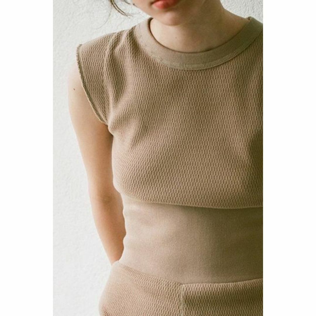 CLANE(クラネ)の美品✨ CLANE　クラネ　ノースリーブ　サーマルトップス　ベージュ　*140 レディースのトップス(タンクトップ)の商品写真