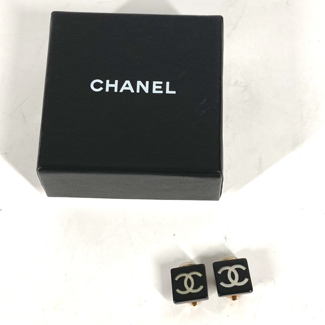 CHANEL(シャネル)のシャネル CHANEL CC ココマーク スクエア 06Ａ アクセサリー  イヤリング プラスチック ブラック レディースのアクセサリー(イヤリング)の商品写真