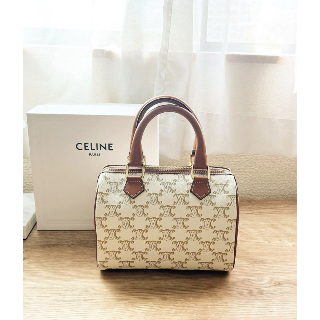 celine(セリーヌ)のCELINE ホワイトトリオンフ スモールボストン レディースのバッグ(ボストンバッグ)の商品写真