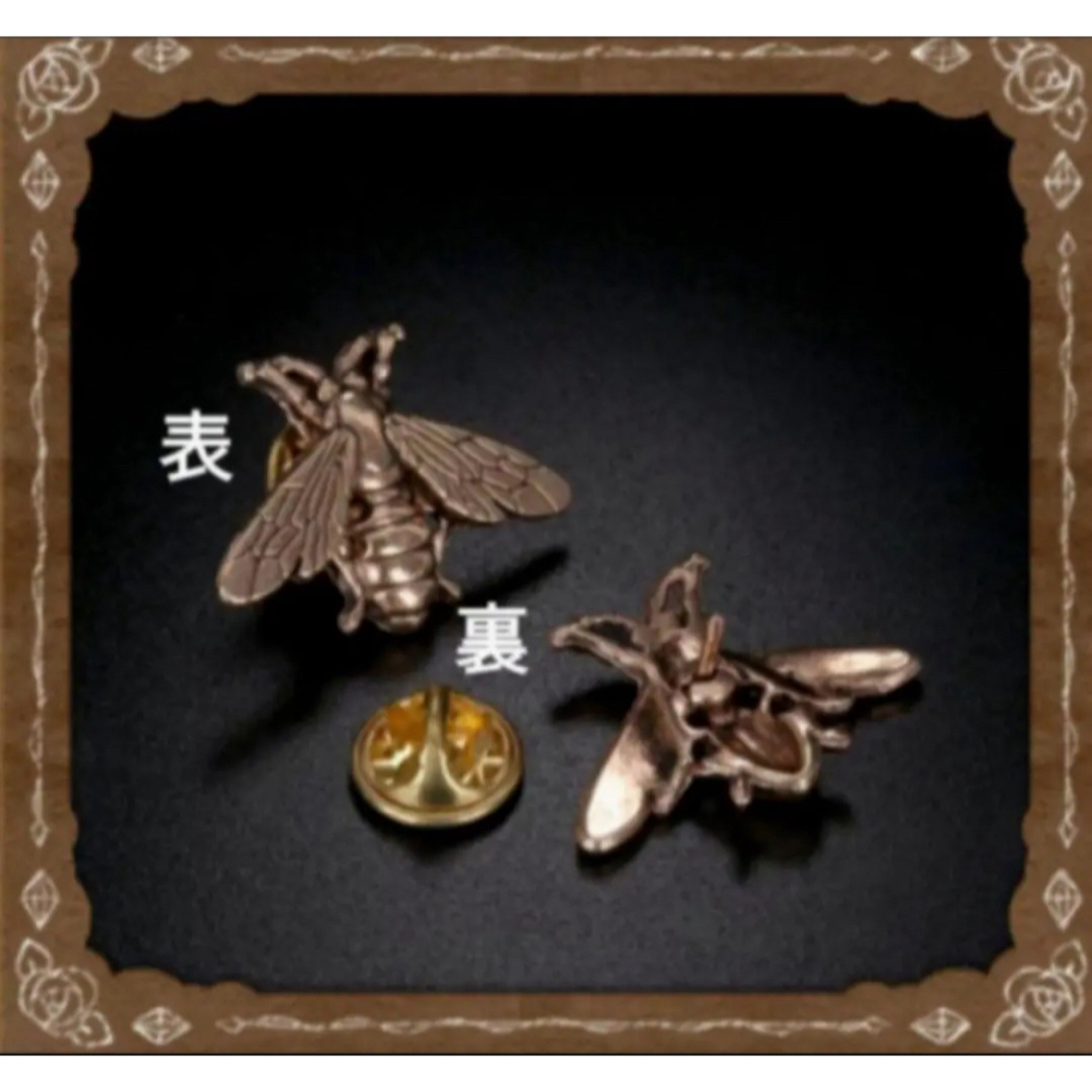 ブローチ　蜂　ピンバッジ　ゴールド　ハチ レディースのアクセサリー(ブローチ/コサージュ)の商品写真