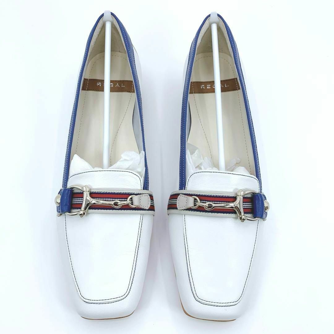 【箱付き未使用】REGAL　リーガル　パンプス　ローヒール 　ホワイト　24 レディースの靴/シューズ(ハイヒール/パンプス)の商品写真