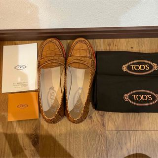 トッズ(TOD'S)のトッズ　レディース　ローファー　36 1/2 約23.5cm(ローファー/革靴)