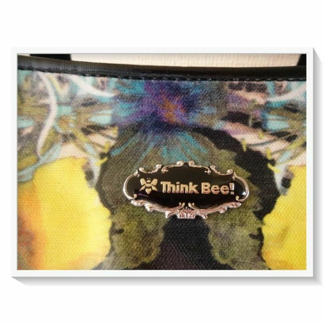 Think Bee!(シンクビー)のThink Bee!シンクビー　花柄×ゼブラ柄 エナメルバッグ レディースのバッグ(ハンドバッグ)の商品写真