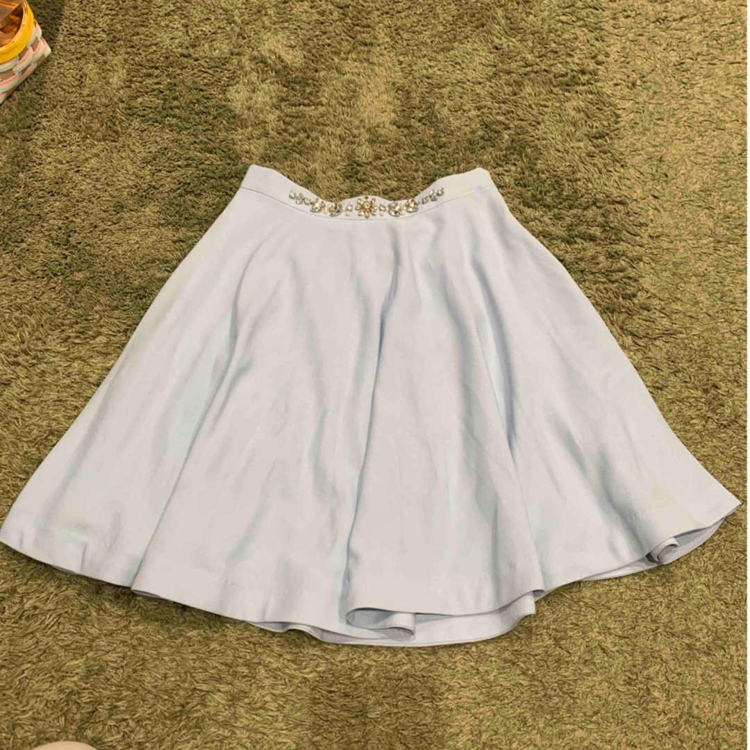 dazzlin(ダズリン)のダズリンビジュー付きアイスブルースカート レディースのスカート(ひざ丈スカート)の商品写真
