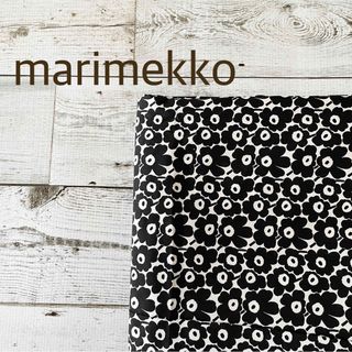 marimekko ピックイネンウニッコ ブラック 生地③