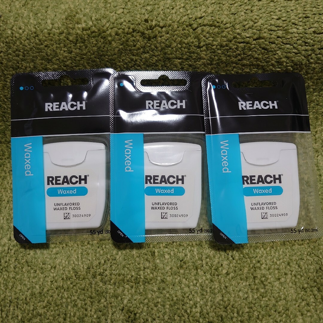 REACH リーチ　デンタルフロス ワックス　55ヤード　3個 コスメ/美容のオーラルケア(歯ブラシ/デンタルフロス)の商品写真