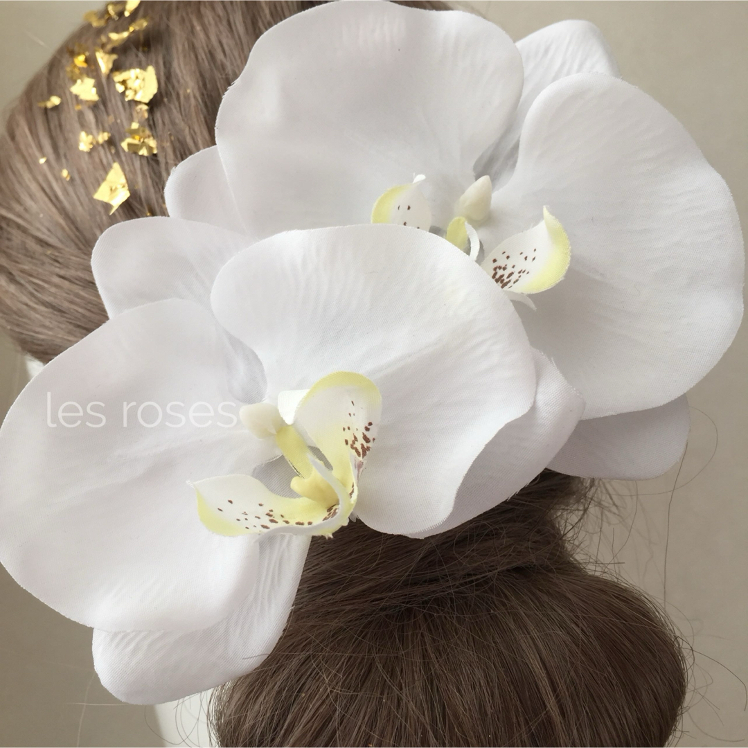 胡蝶蘭の髪飾り　白無垢　ウェディングドレス　打掛　成人式　和婚　髪飾り レディースのヘアアクセサリー(ヘアピン)の商品写真