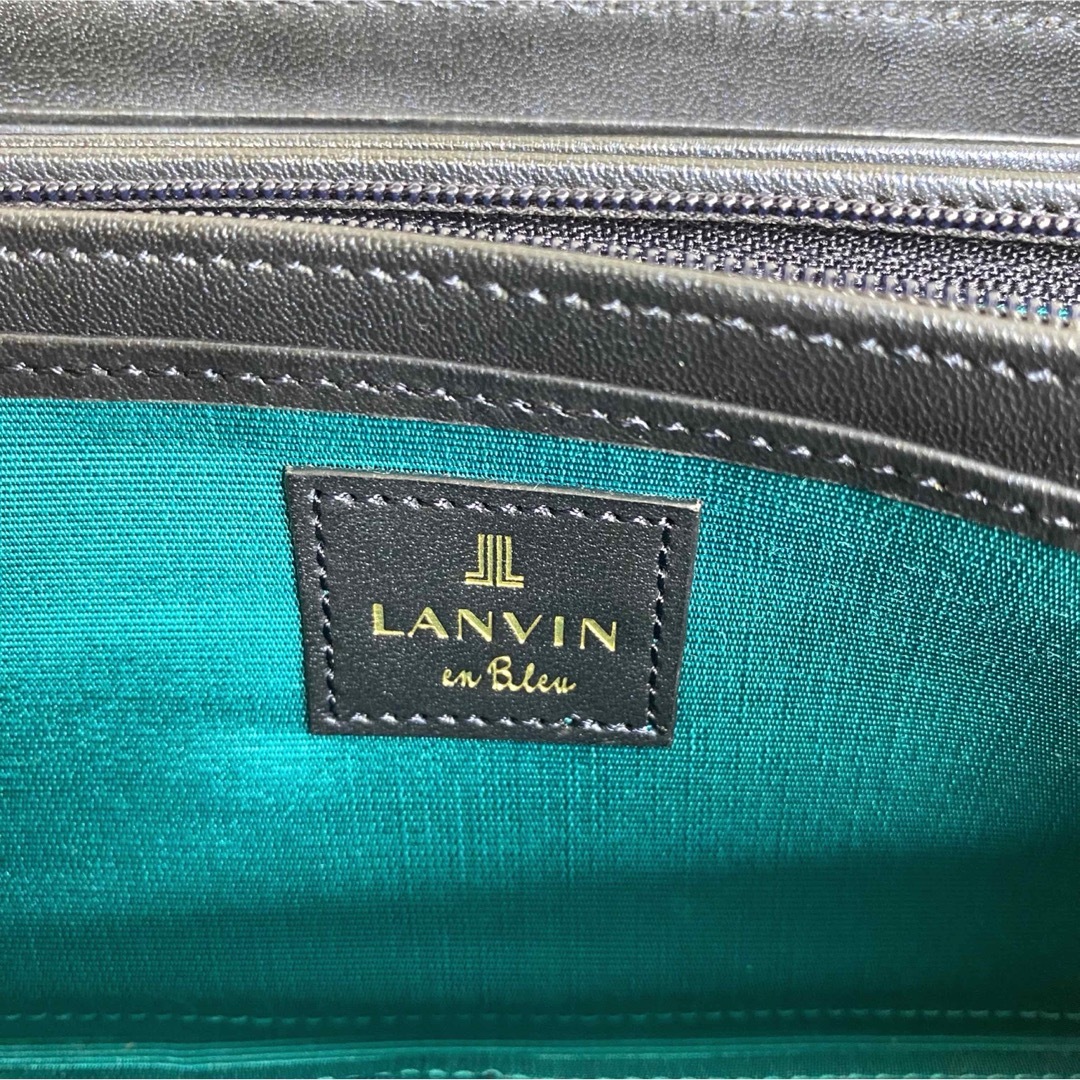 LANVIN en Bleu(ランバンオンブルー)のランバン オン ブルー コリエ ラメ チャーム ラウンドファスナー 長財布 レディースのファッション小物(財布)の商品写真