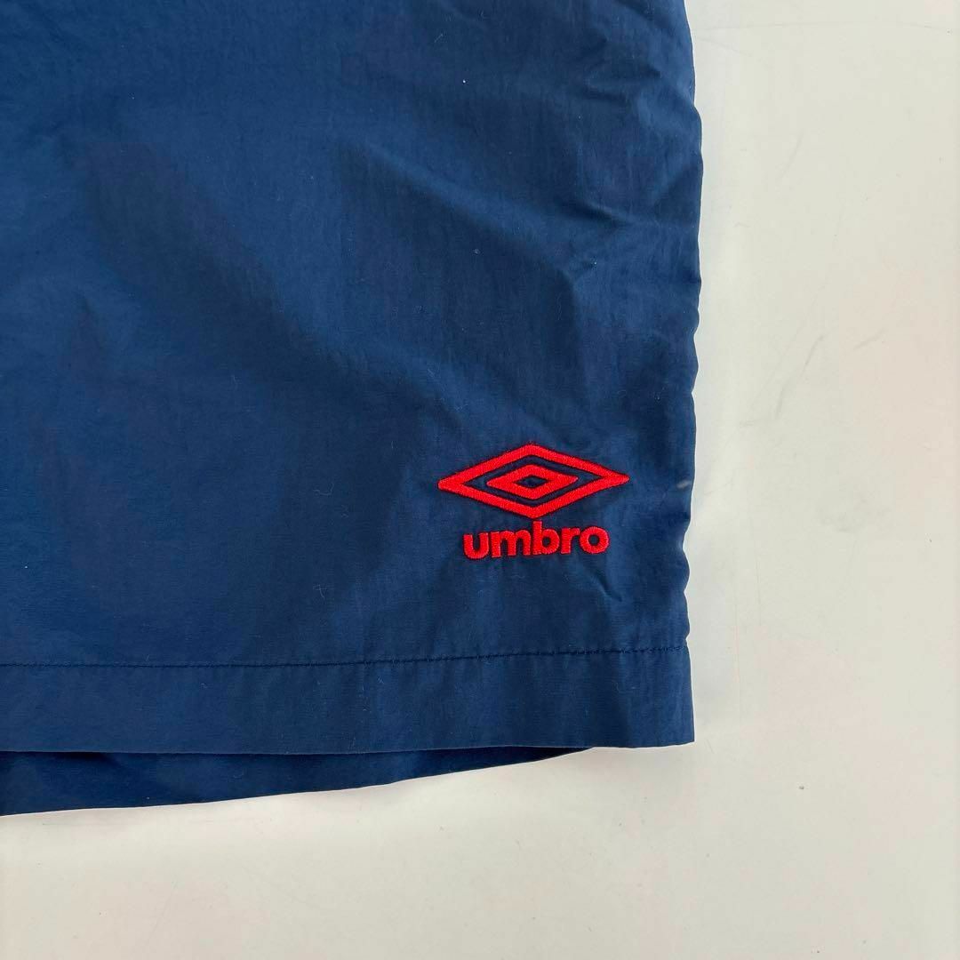 UMBRO アンブロ ナイロンパンツ ハーフパンツ 刺繍ロゴ ネイビー  L メンズのパンツ(ショートパンツ)の商品写真