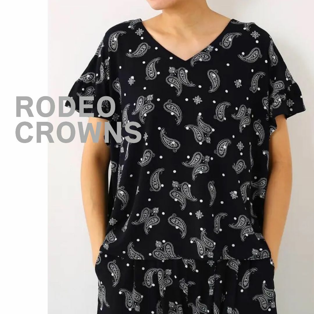 RODEO CROWNS(ロデオクラウンズ)のRODEO CROWNS　ロデオクラウンズ　ネイビー　ペイズリー　カットソー　紺 レディースのトップス(カットソー(半袖/袖なし))の商品写真
