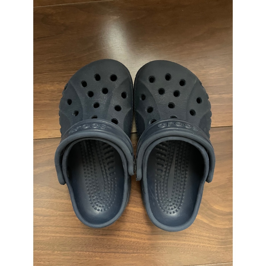 crocs(クロックス)のクロックス キッズ/ベビー/マタニティのキッズ靴/シューズ(15cm~)(サンダル)の商品写真