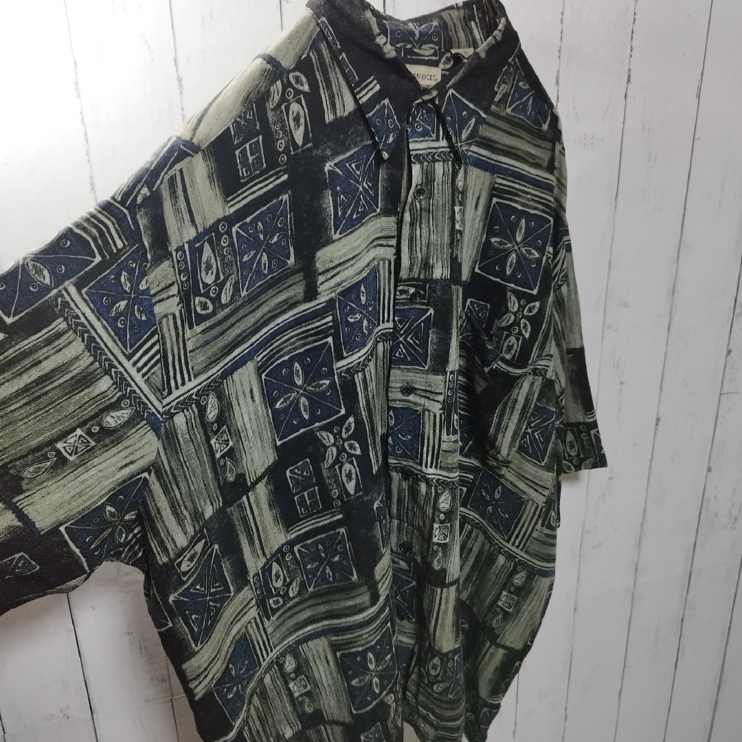 Munsingwear(マンシングウェア)の【Munsingwear】Patterned Aloha Shirt　D1040 メンズのトップス(シャツ)の商品写真