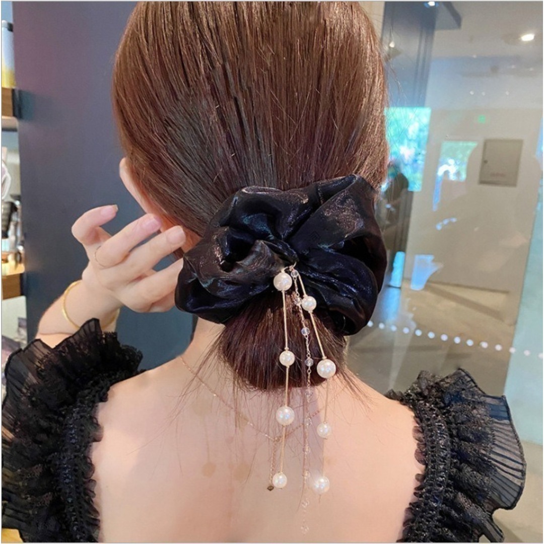 【大人気】ヘアゴム　シュシュ　ブラック　高見え　髪留め　ヘアアクセ　大きめ レディースのヘアアクセサリー(ヘアゴム/シュシュ)の商品写真