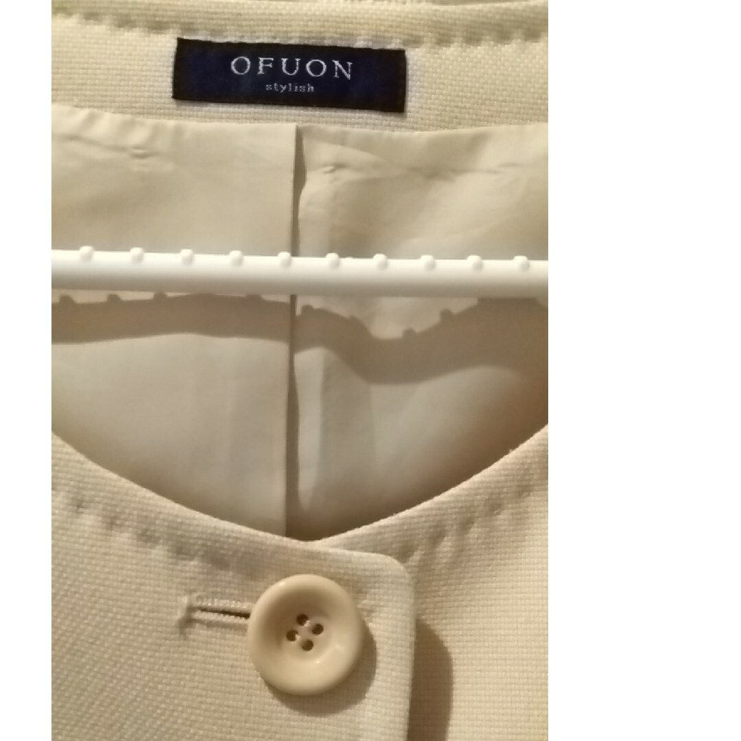 OFUON(オフオン)のジャケット アイボリー レディースのジャケット/アウター(テーラードジャケット)の商品写真