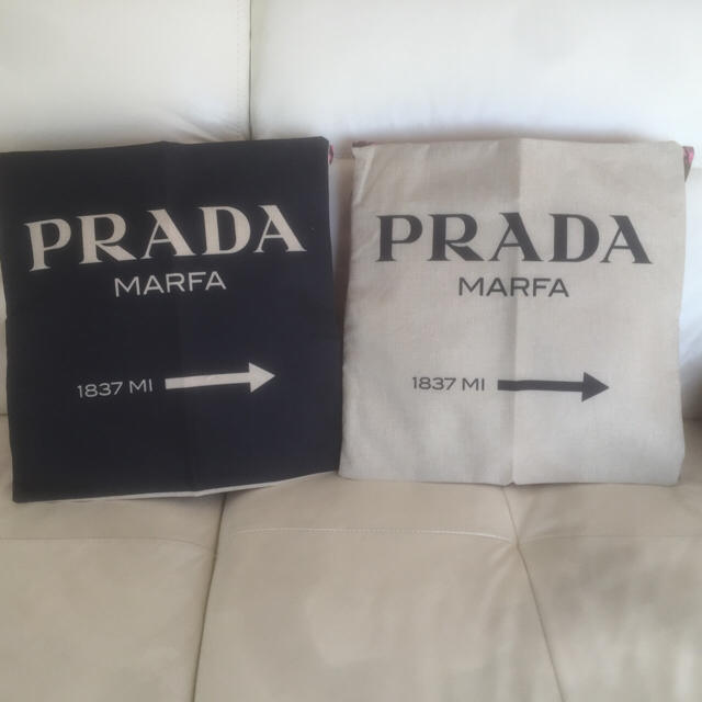 PRADA - 送料込み😊クッションカバー の通販 by イチゴちゃん's shop