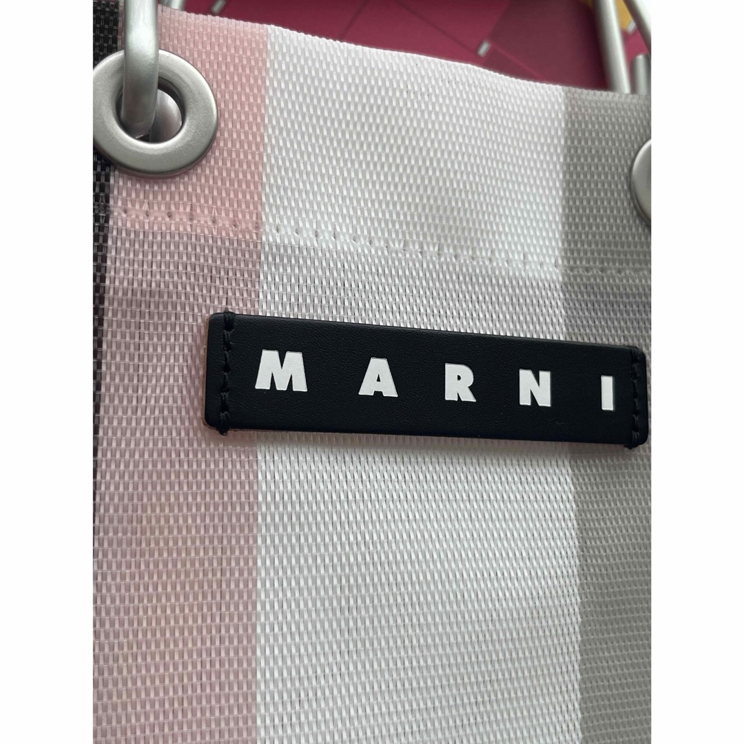 Marni(マルニ)の【新品未使用】01  MARNI ストライプミニショルダーバッグ　リリーホワイト レディースのバッグ(ショルダーバッグ)の商品写真